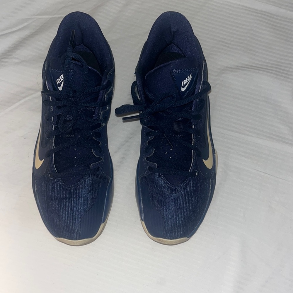 Nike Zoom Freak 2 by You Custom Basketball shoes - Picture 2 of 3